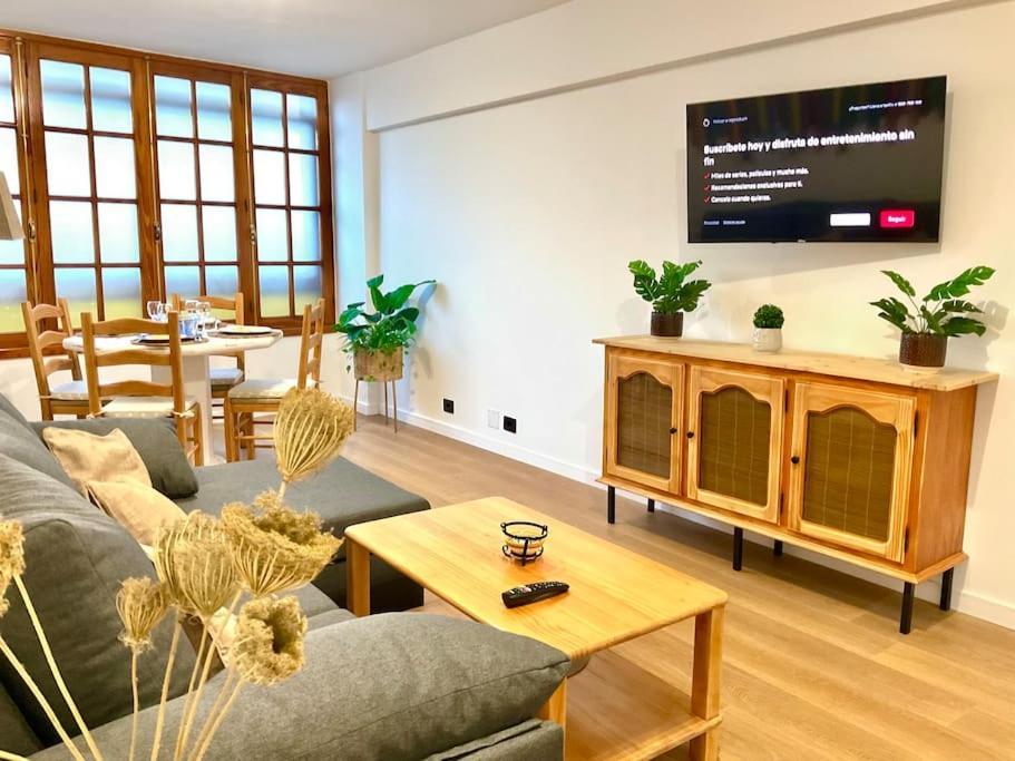 Tranquilo Apartamento Con Parking Gratis Vigilado 24H 비고 외부 사진