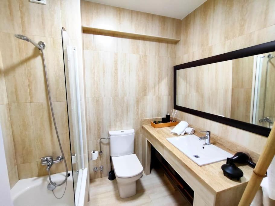 Tranquilo Apartamento Con Parking Gratis Vigilado 24H 비고 외부 사진